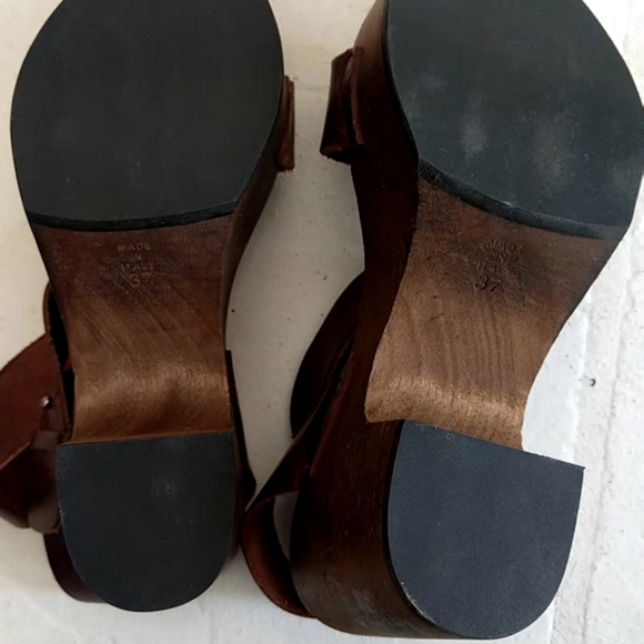 Giulia Taddeucci Ankle Strappy Wood Block Sandals - Picture 7 of 11